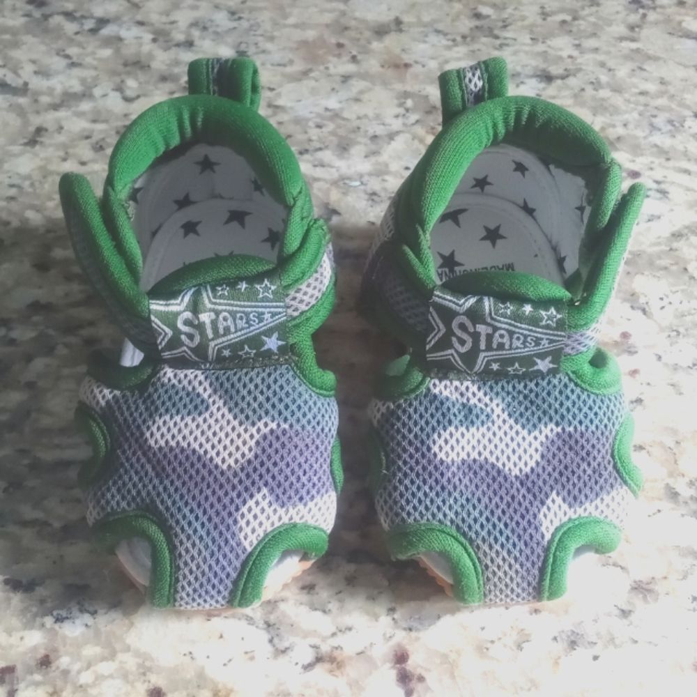 Kids Baby/Toddler Unisex Stars Water Shoes Size 12.0